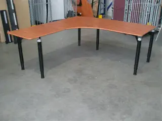 1xHoekbureau 180x80x200x60cm.