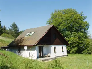 House opposite a castle with 3 500 m2 land, recreation area