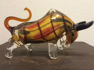Stier , glassculptuur , stier van glas