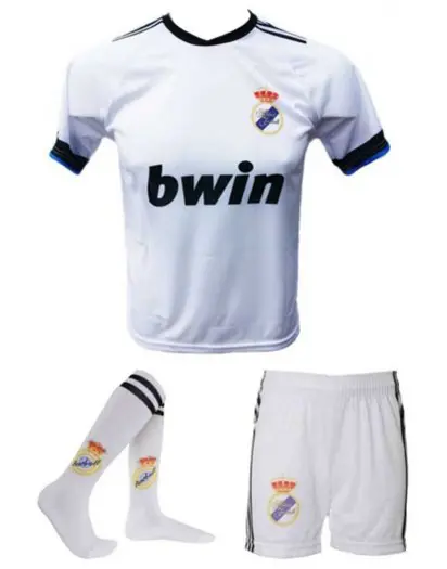 Voetbaltenue en voetbalshirts kopen!