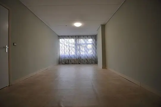 For rent 4 room apartment on the Riederlaan in Rotterdam.