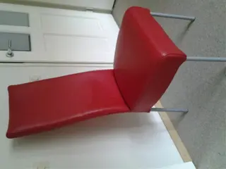 Vier rode eetkamerstoelen te koop aangeboden!