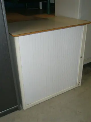 1x Roldeurkast H76xB80xD48