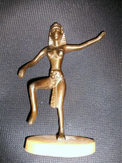 Prachtig bronzen beeldje met marmeren voetje