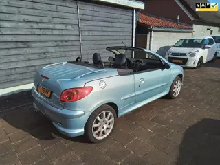 Peugeot 206 CC 2.0-16V NL AUTO MET BOEKJES 146 000 NAP KM