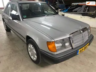 Mercedes-Benz 200-500 (W124) 230 E