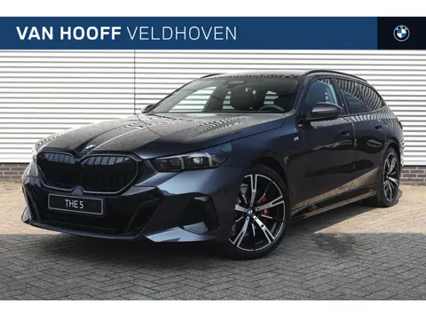 BMW 5 Serie Touring 520i M Sport Automaat / Panoramadak / Trekhaak / Bowers & Wilkins / Adaptieve LE