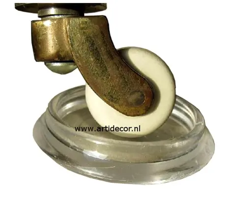 Meubelschotels in verschillende maten.