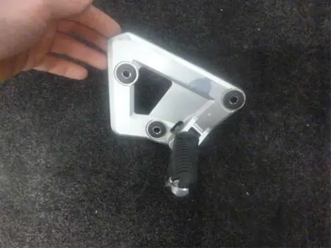 LINKER SCHETSPLAAT Suzuki GSX F 750 1988 - 1997