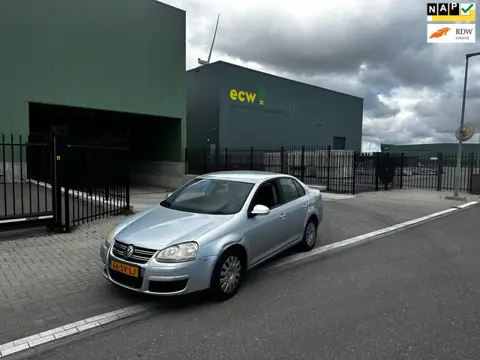 Volkswagen Jetta 1.6 Trendline Clima.Clima