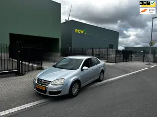 Volkswagen Jetta 1.6 Trendline Clima.Clima