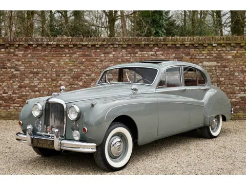 Jaguar MK IX Saloon Restored with a view to using it regularly, Equipped with a metal sliding roof a
