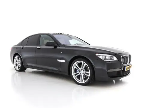 BMW 7 Serie 740d xDrive M-Sport Aut. *PANO | LEATHER | FULL-LED | SURROUND-VIEW | NAVI-FULLMAP | SOF