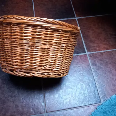 Rieten Kinderfietsmandje om aan de fiets te hangen, - z.g.a.n.