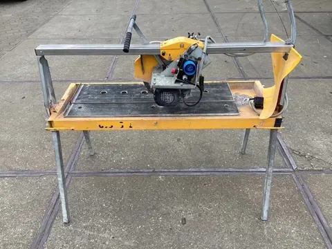 Gebruikte tafelzaagmachine Cedima CTS81L