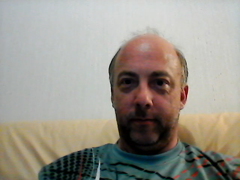 Allereerst, als je geen man bent, leuk, maar je mag verder zoeken.