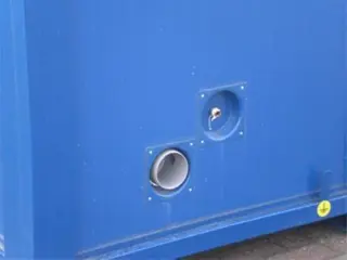 1 toilet, 1 wastafel