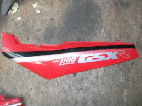 Cowl left rear Suzuki GSX R 1100 1988 - 1990