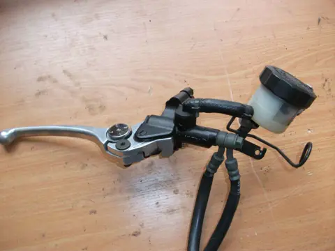 Front brake master cylinder  Yamaha FZR 600 1994 - 1996