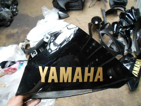 Cowl under Yamaha YZF R1 2009 - 2010