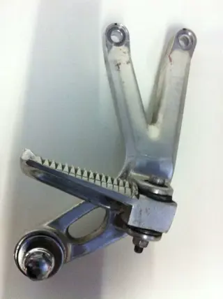 Pillion step right Yamaha YZF R6 1998 - 2002