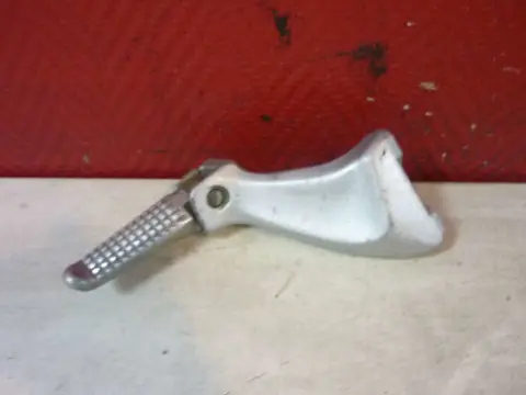 Pillion step right Suzuki TL 1000 1997 - 2002