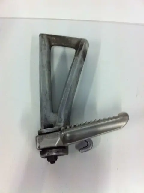 Pillion step left  Yamaha YZF R6 2003 - 2005