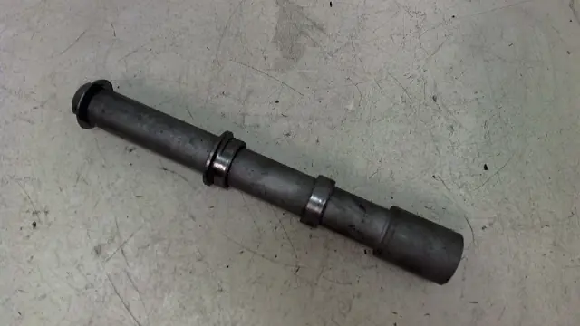 Axle front Honda ST 1100 Pan European 1990 - 2001