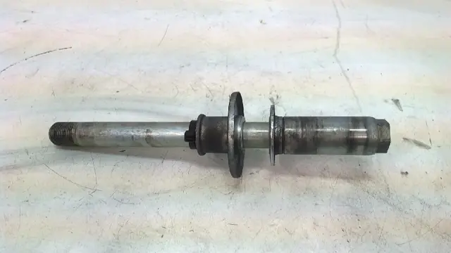 Axle front Suzuki GSF 1200 Bandit 2001 - 2003