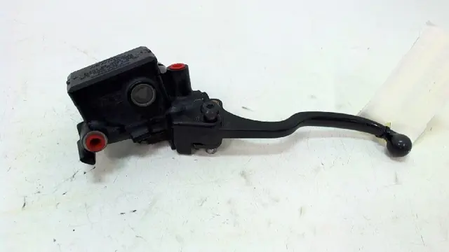 Front brake master cylinder  Triumph Tiger 1999 - 2001