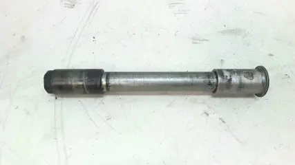 Axle front Suzuki GSX R 600 1995 - 2000