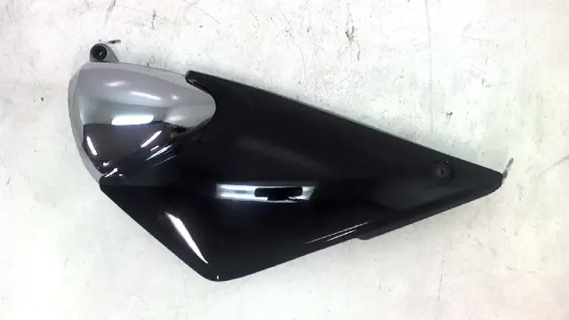 Cowl left small Suzuki GSF 1200 Bandit 2001 - 2003
