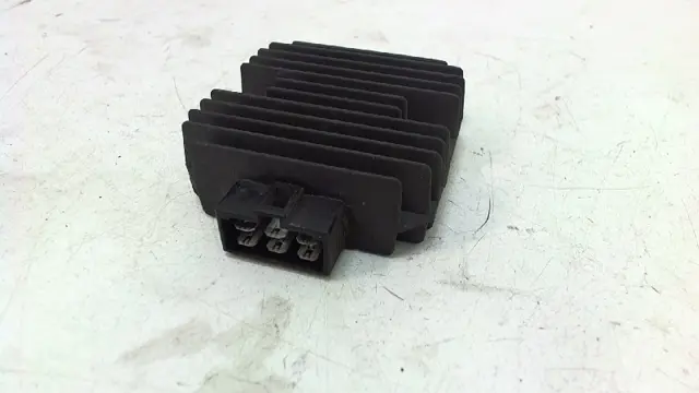 Regulator rectifier  Kawasaki GPX 600 1988 - 1994