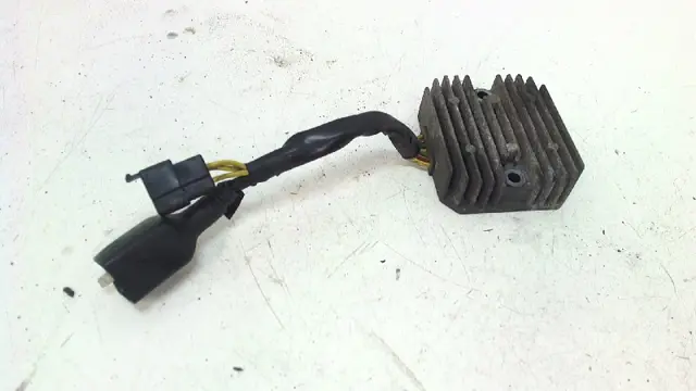 Regulator rectifier  Honda NTV 650 1988 - 1997