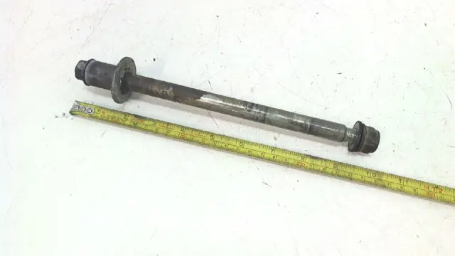 Axle front Suzuki GSX F 750 1988 - 1997