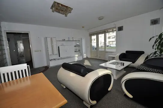 Apartment for Sale in Rotterdam – Spacious 2/3-Room Apartment at Kobelaan 6 with Prime Location