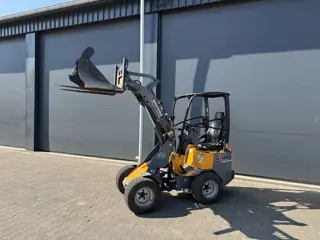 Giant 2545SW Mini loader Shovel incl bak en lepels