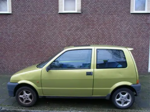 Sloopauto inkoop Den haag Fiat Cinquecento voor onderdelen