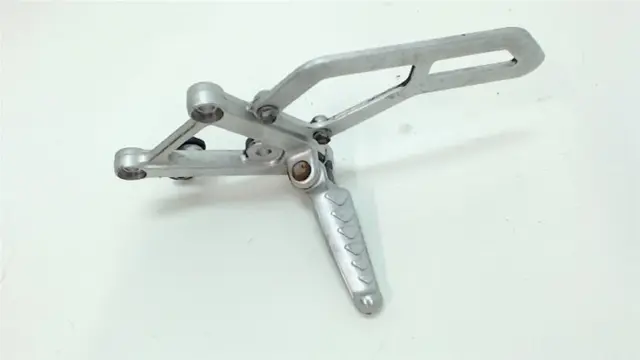 LINKER SCHETSPLAAT Aprilia RSV 1000 1998 - 2000