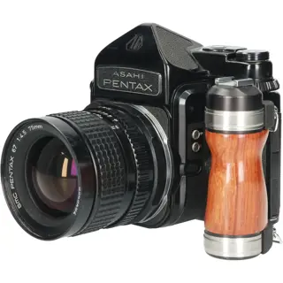 Tweedehands Asahi Pentax 6×7 MLU met SMC Pentax 67 75mm f/4.5 CM2570