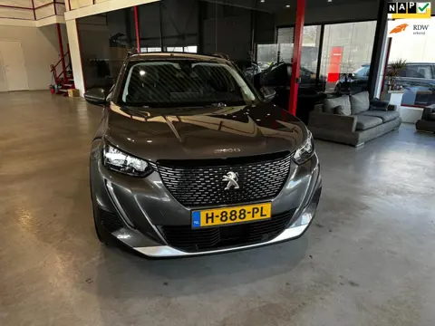 Peugeot 2008 1.2 PureTech Allure / Automaat / Navi / Trekhaak / Camera / 1-E Eigenaar / PDC /
