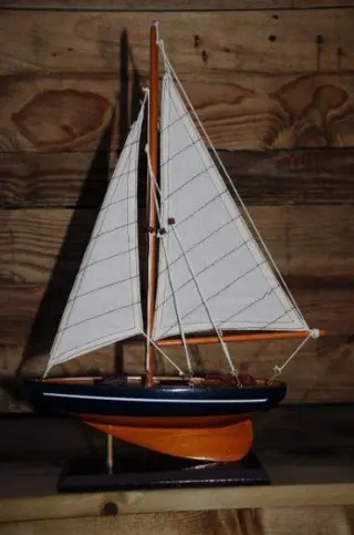 Boot , zeilboot , kado , met de hand vervaardigd