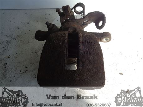 Audi A4 Avant 3.0 TDi 24V Quattro 2005-2008 Remklauw links achter