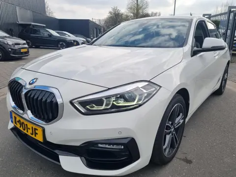 BMW 1-serie 116i Executive Edition Xenon Nieuwstaat