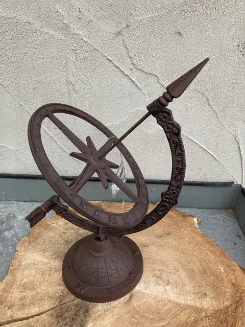 GIETIJZEREN ZONNEWIJZER NIEUW