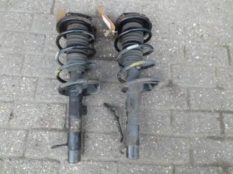 Ford Focus 1.8 TDCI 1998/2005 Veerpoten Links en Rechts