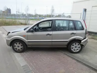 Ford Fusion 1.4 2004 Plaatwerk en Onderdelen