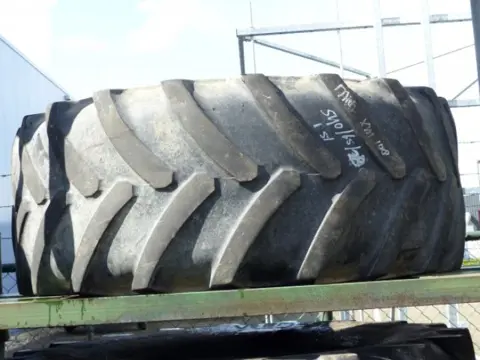 R28 Michelin 540/65R28