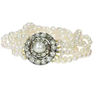 The Grand Victorian Bracelet: A Timeless Treasure