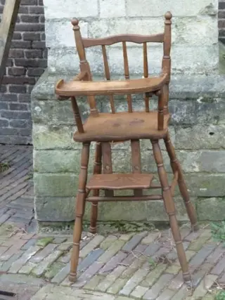 OUDHOLLANDS KINDERSTOELTJE